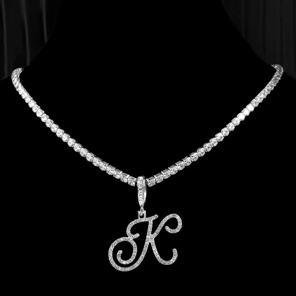 Chokerketting met initiaalhanger en strass k
