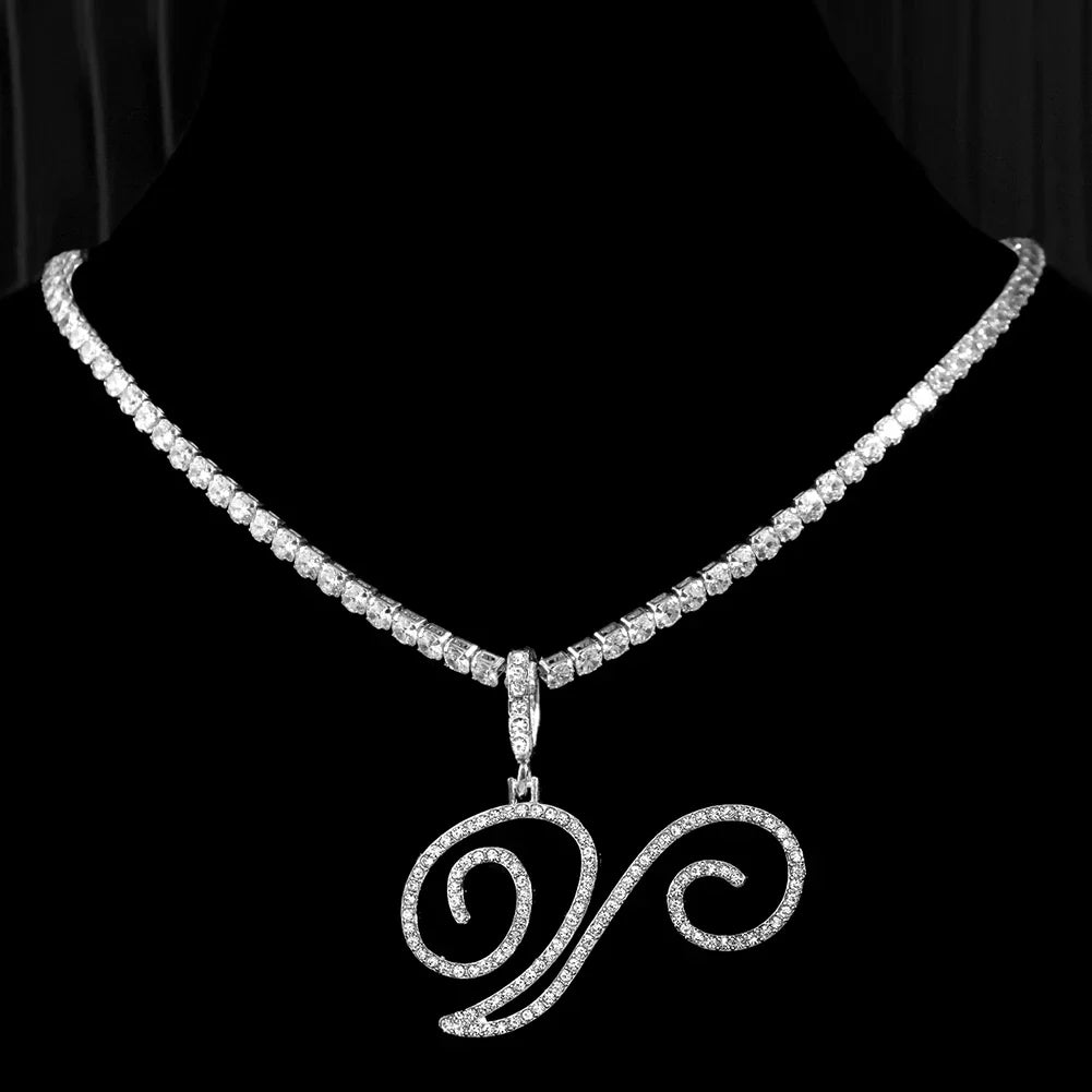 Chokerketting met initiaalhanger en strass v