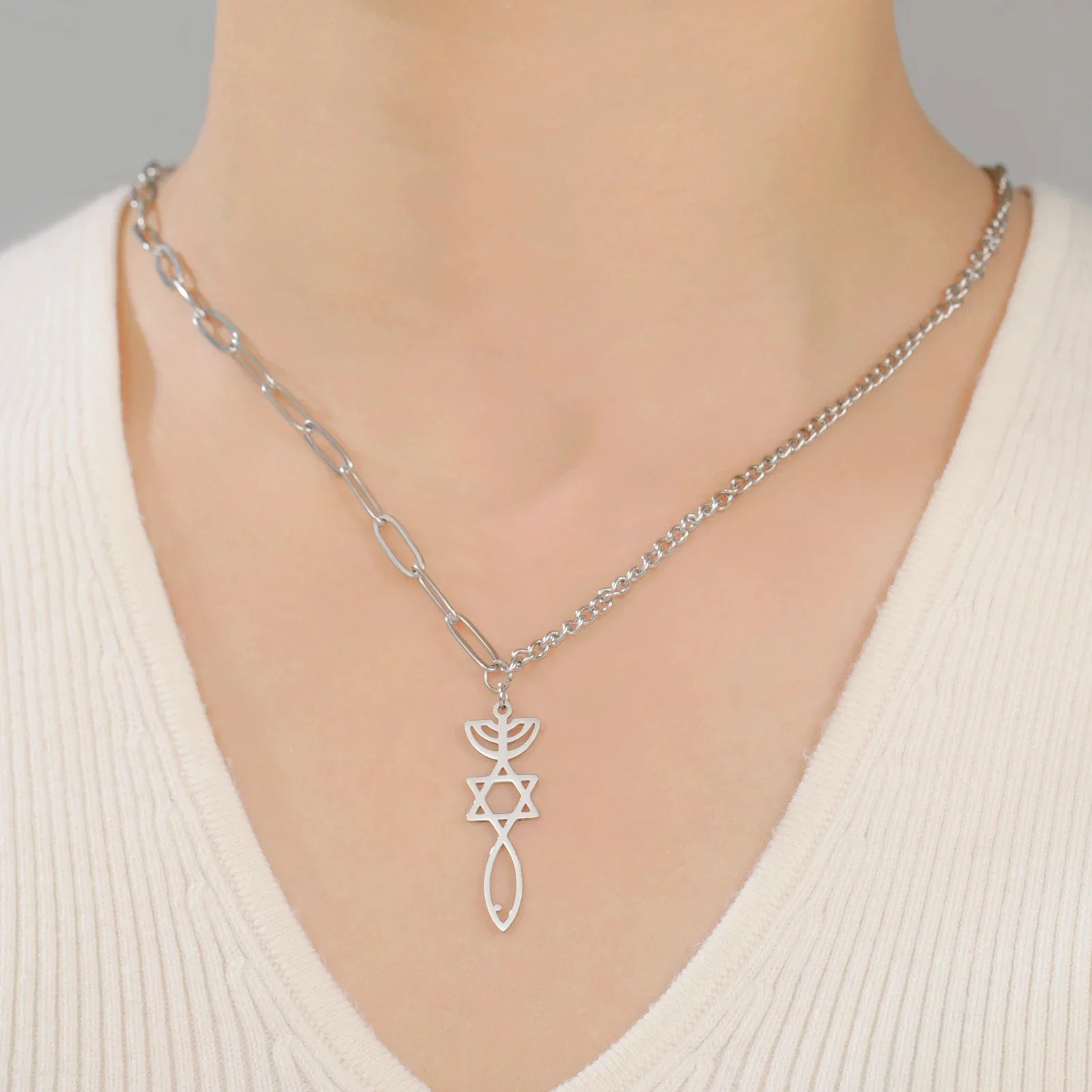Ketting met Messiaanse Menorah hanger en de Davidster zilver