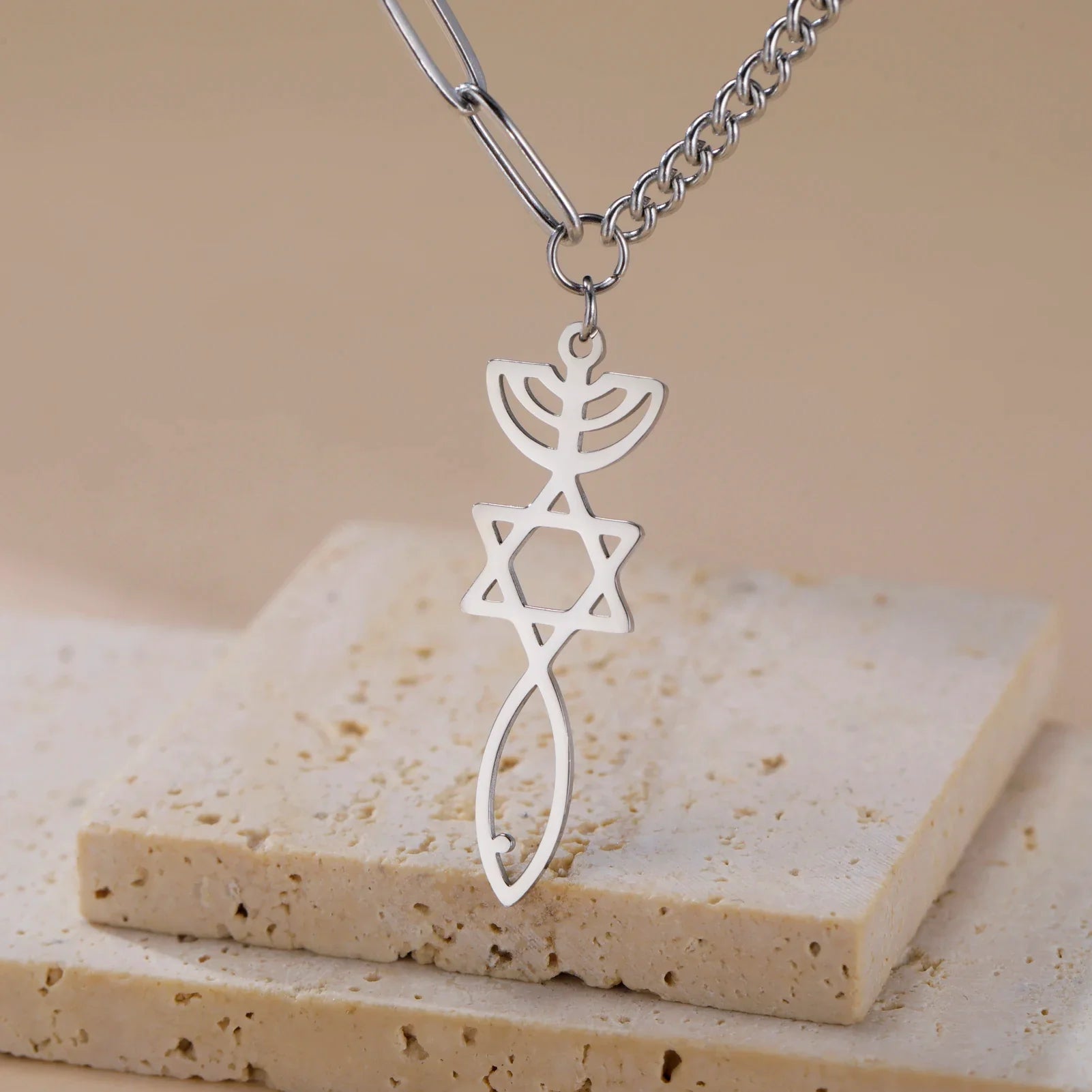 Ketting met Messiaanse Menorah hanger en de Davidster zilver