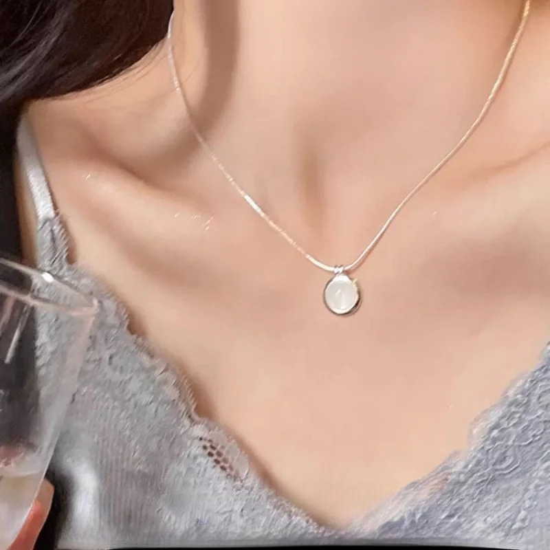 Collier avec Pendentif Ovale Pierre de Lune blanc