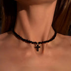 Ketting met zwarte fonkelende kruis choker hanger