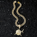 Collier avec Pendentif Requin en Strass or