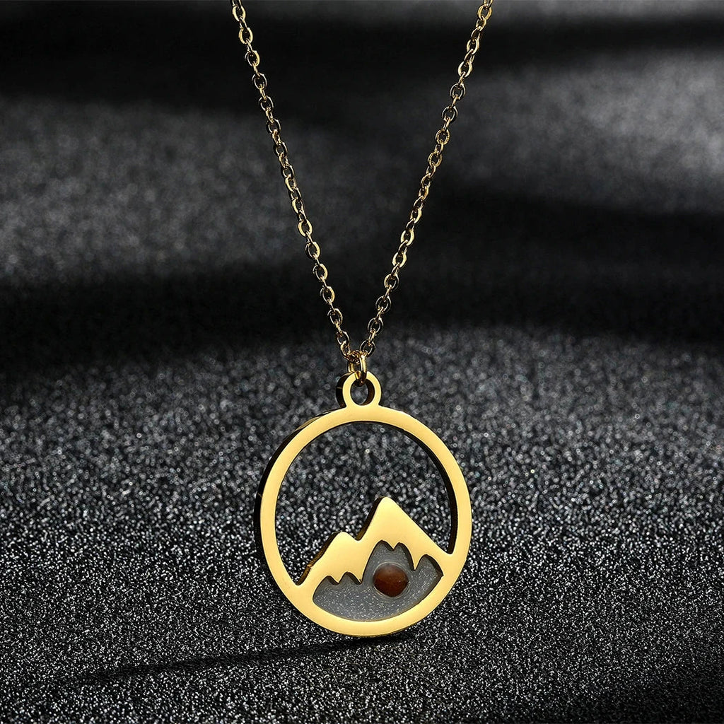 Collier avec Pendentif Rond Montagne et Graine or