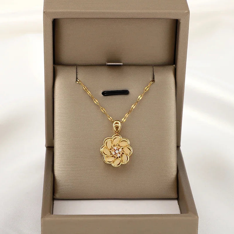 Collier avec Pendentif Rotatif Fleur Anti-Stress