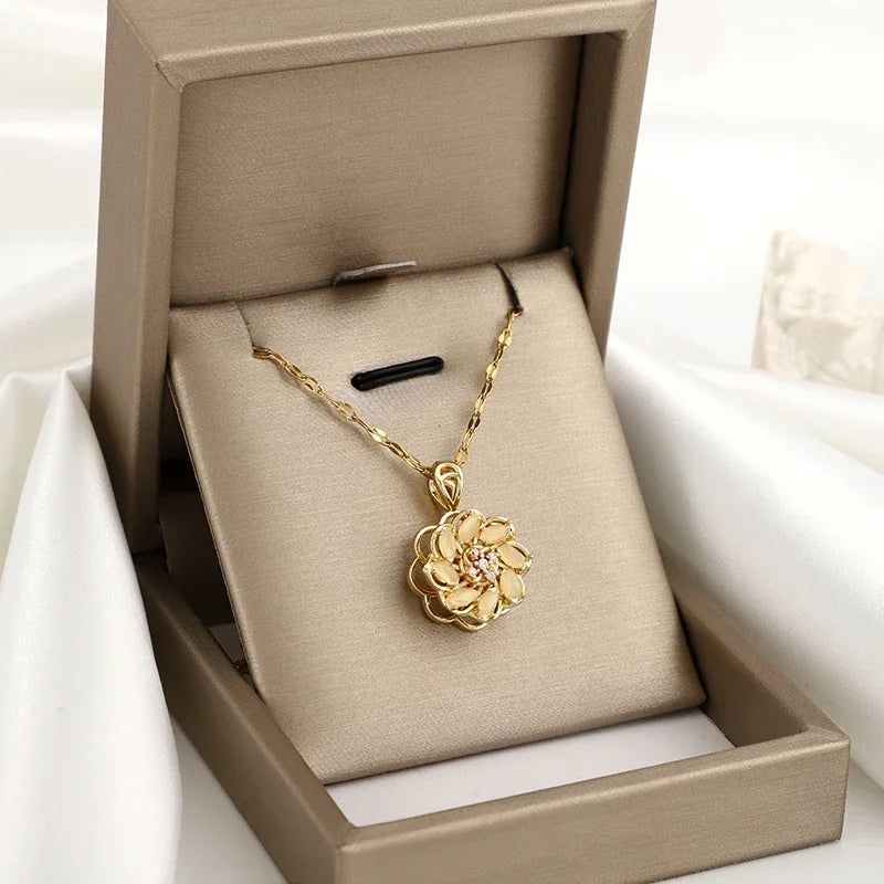 Collier avec Pendentif Rotatif Fleur Anti-Stress