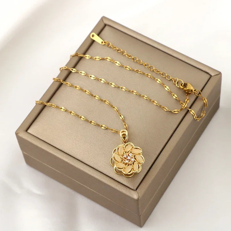 Collier avec Pendentif Rotatif Fleur Anti-Stress