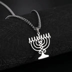 Ketting met symbolische Joodse Menorah hanger