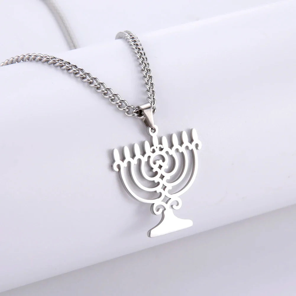 Ketting met symbolische Joodse Menorah hanger