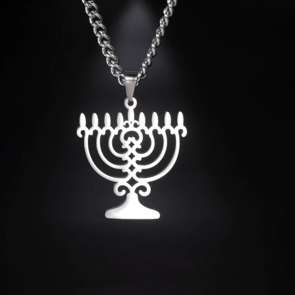 Ketting met symbolische Joodse Menorah hanger