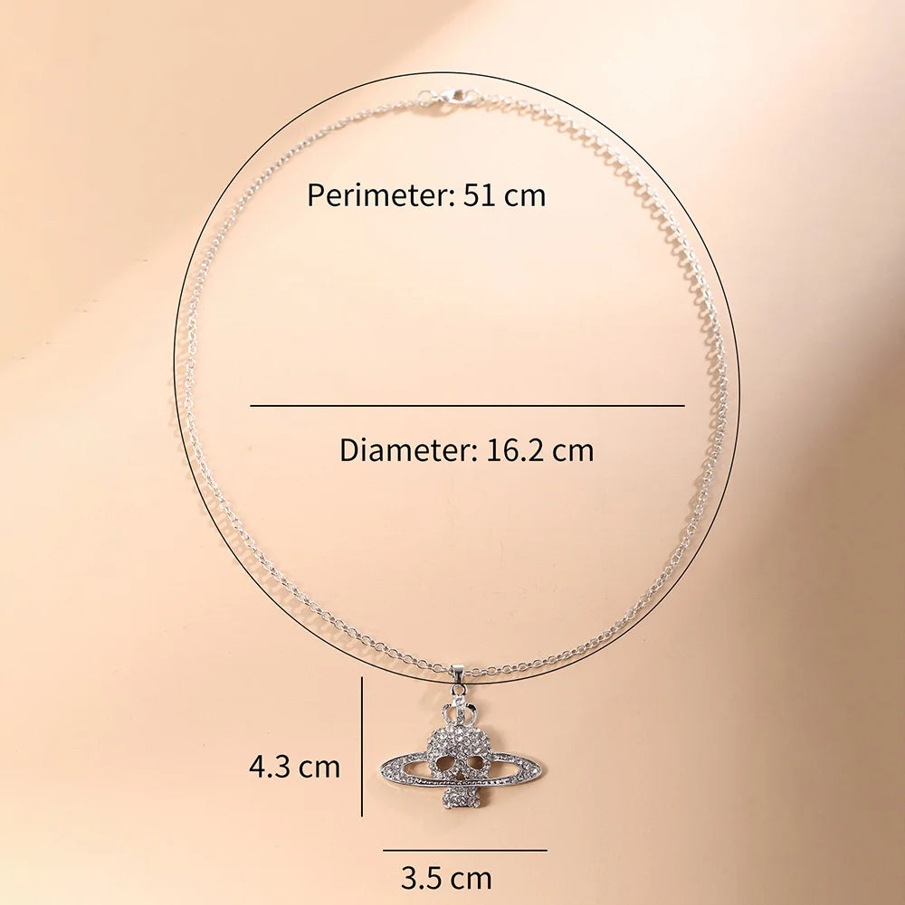 Collier avec Pendentif Tête de Mort en Strass
