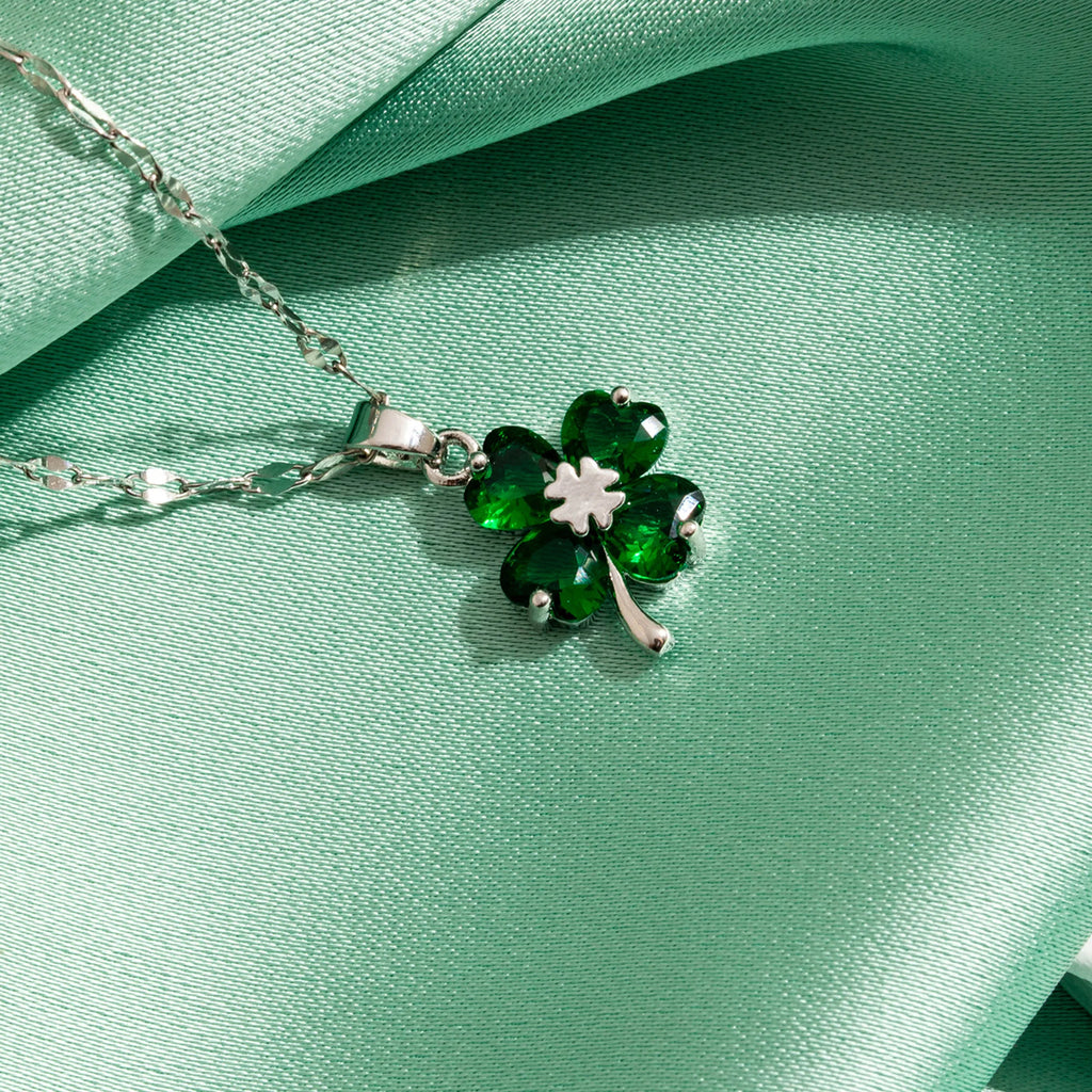 Collier avec Pendentif Trèfle à 4 Feuilles Coloré argent et vert