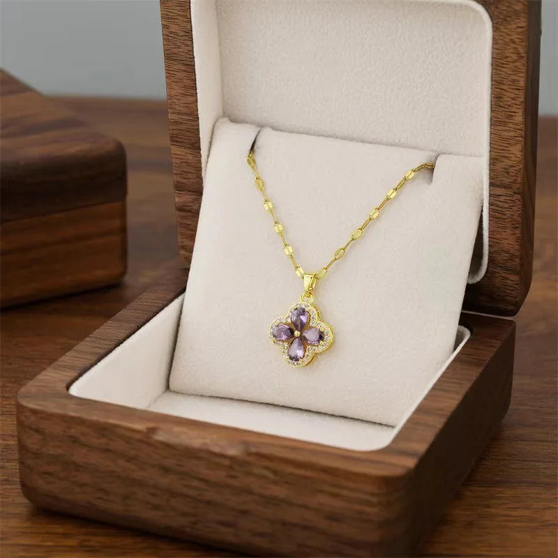 Collier avec Pendentif Trèfle à 4 Feuilles en Zircon Violet