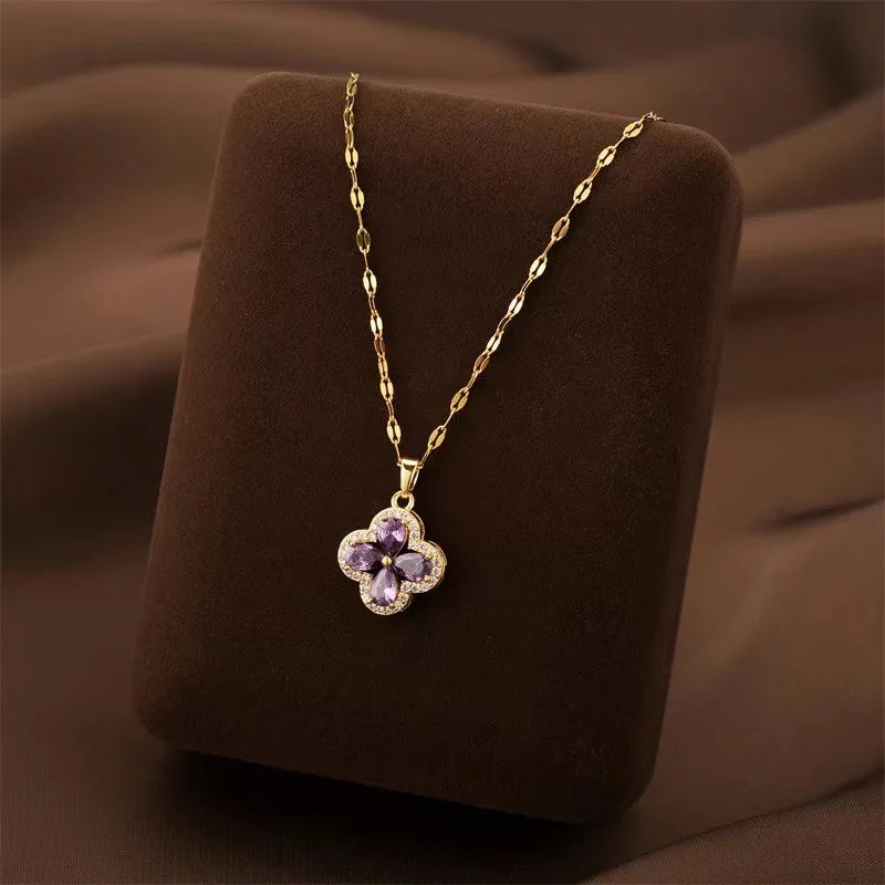 Collier avec Pendentif Trèfle à 4 Feuilles en Zircon Violet