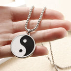 Collier avec Pendentif Yin Yang Noir et Blanc