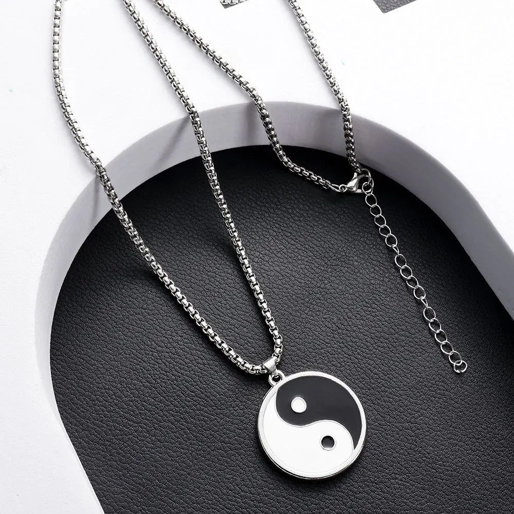 Collier avec Pendentif Yin Yang Noir et Blanc
