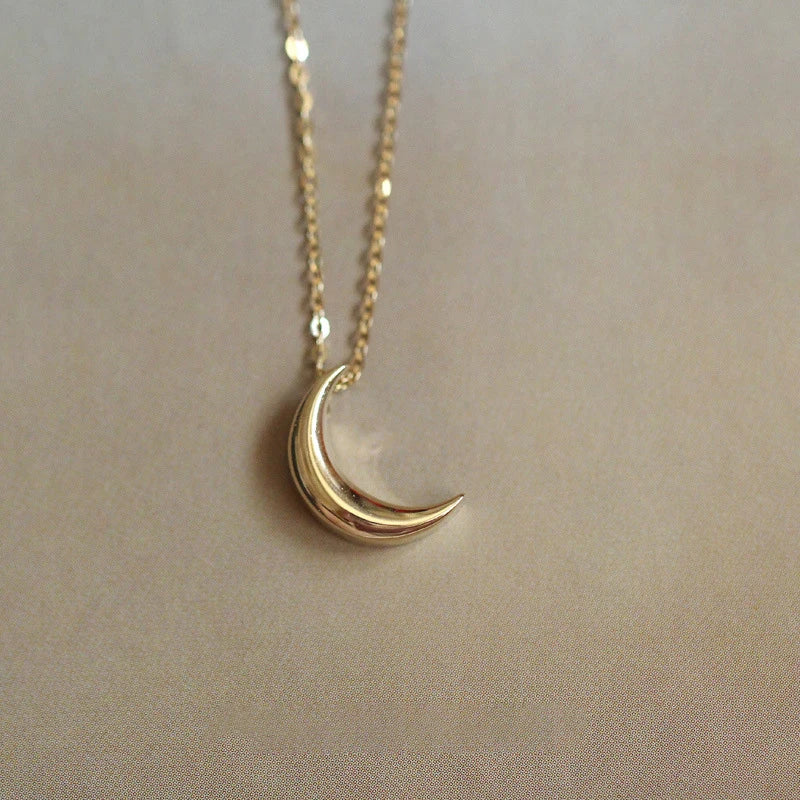 Collier Discret avec Pendentif Lune Femme or