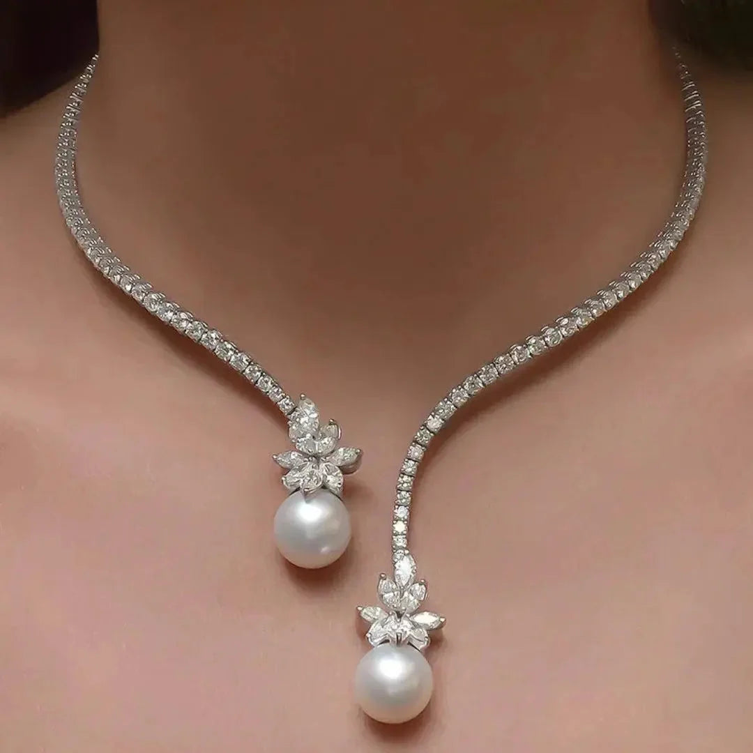 Collier élégant brillant avec perles
