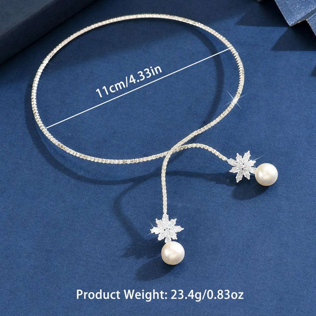 Collier élégant brillant avec perles