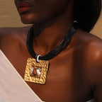 Collier en Cordes avec Pendentif Carré noir