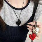Collier en Lacet avec Pendentif Coeur noir