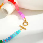 Ketting met regenbooghanger en kralen