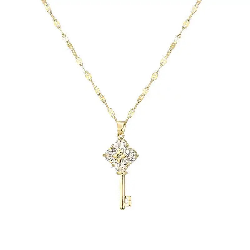 Ketting met sleutelhangertje met strass