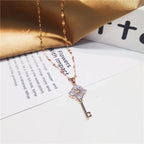 Ketting met sleutelhangertje met strass