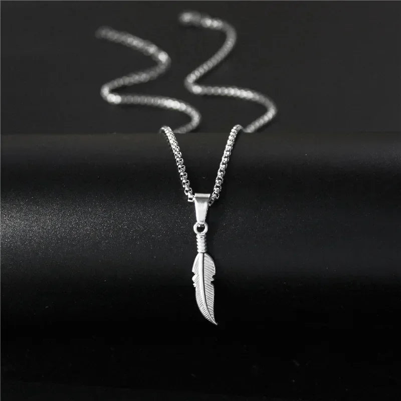 Zilveren ketting met veerhanger
