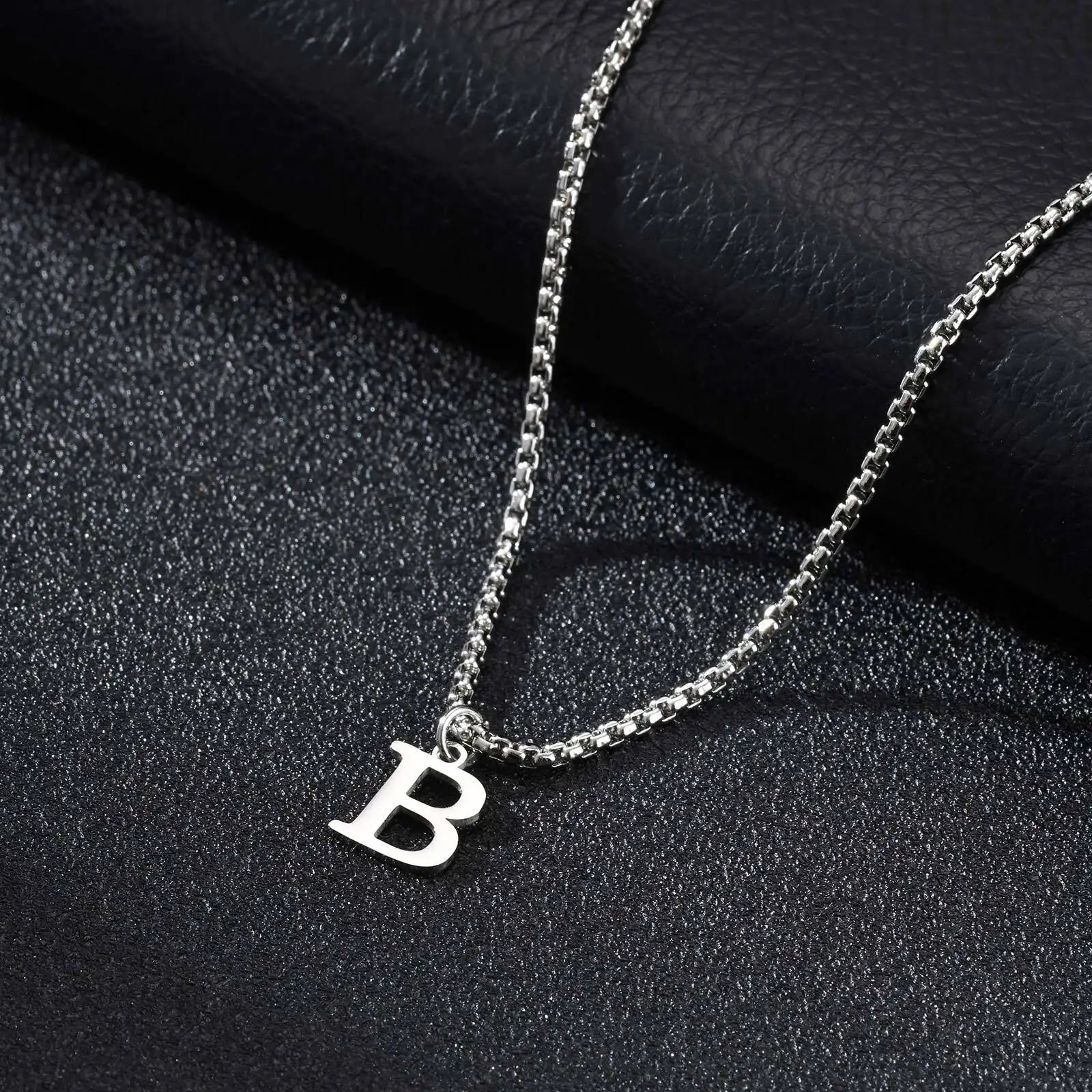Herenketting met letterhanger b