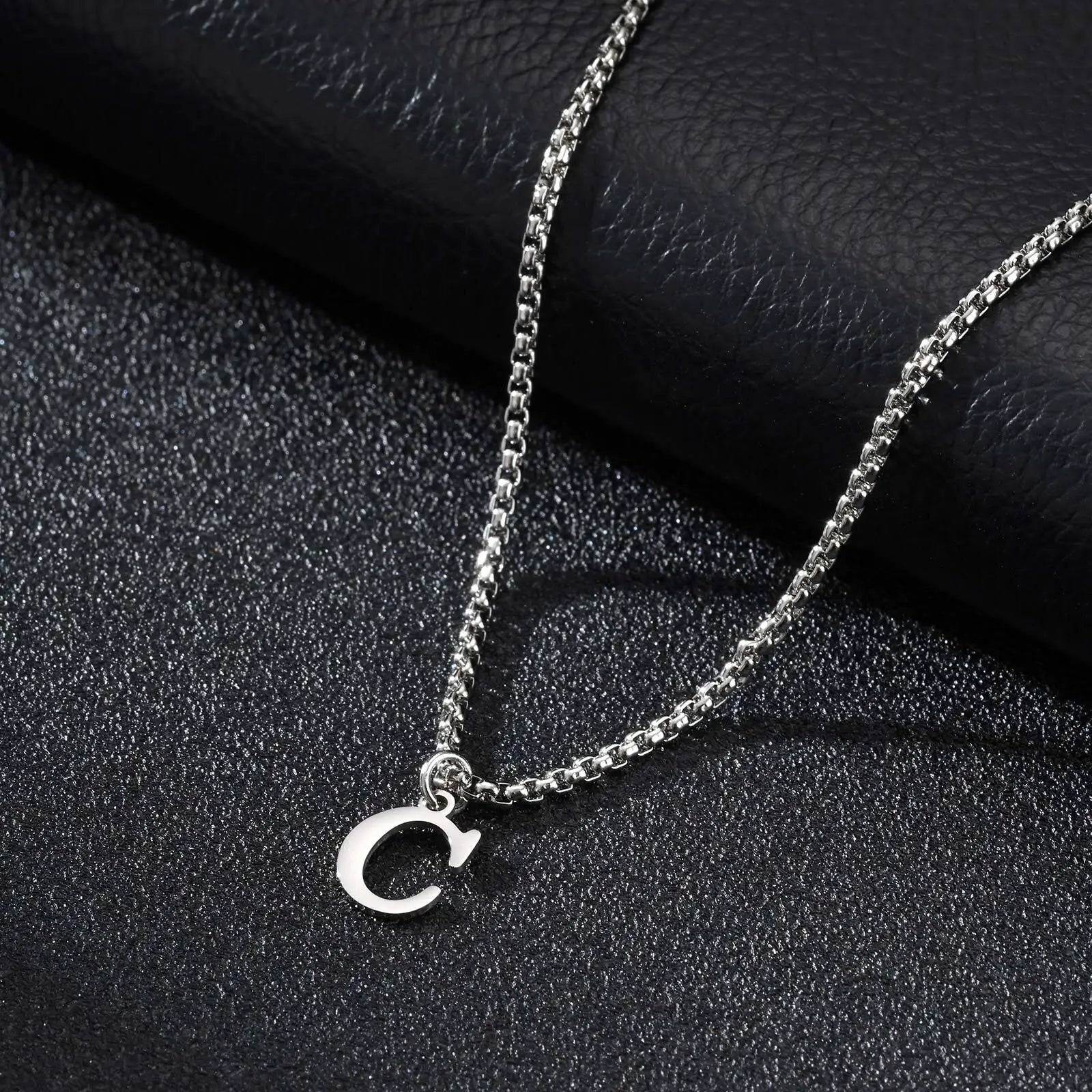 Herenketting met letterhanger c