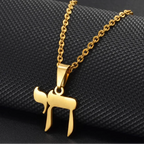 Lange ketting met hanger in Hebreeuwse letter Chai joods goud