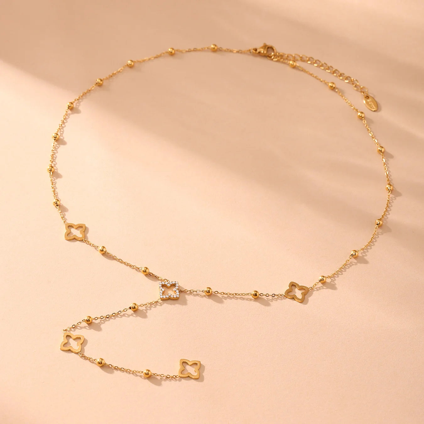 Collier Long avec Pendentifs Trèfle à 4 Feuilles et Zircon or