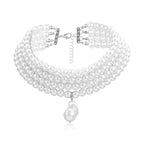 Meerrangige ketting met gouden druppelvormige parelhanger