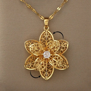 Collier Pendentif avec Jolie Fleur Tournante Anti-Stress