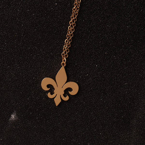 Collier & Pendentif Fleur de Lys or rose