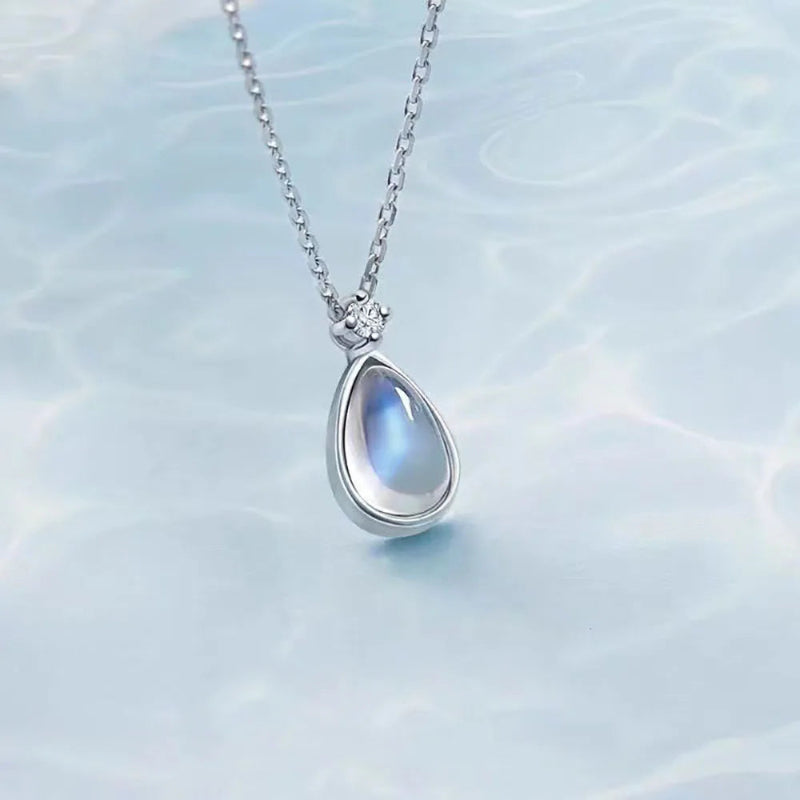 Collier Pendentif Ovale Fertilité de la Femme Pierre de Lune