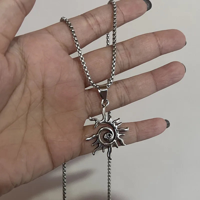 Collier Pendentif Soleil Asymétrique