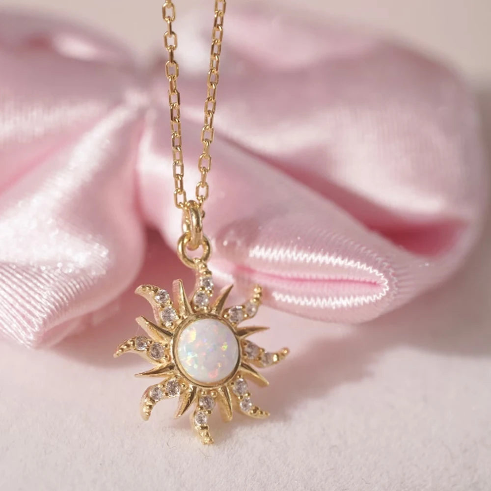 Collier Pendentif Soleil avec Strass or