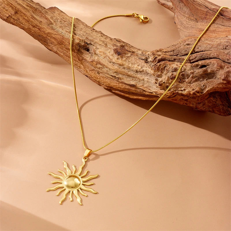Collier Pendentif Soleil pour Femme
