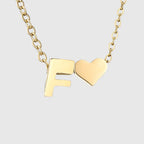 Halsketting voor dames met hartvormige hanger en initiaal - letter 