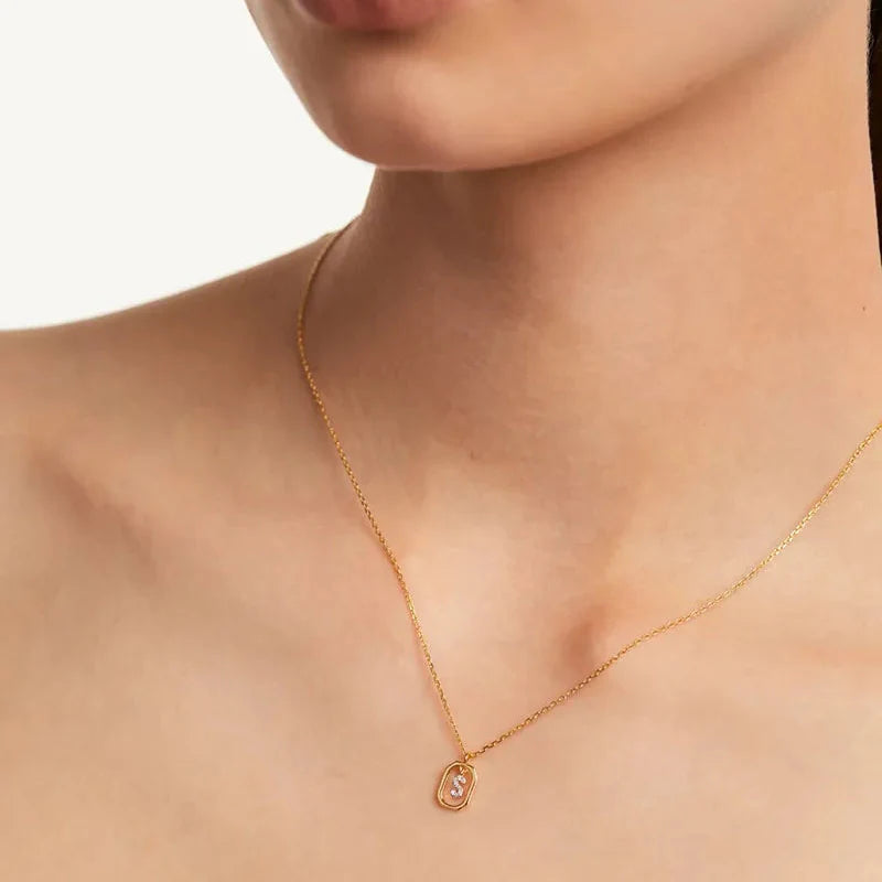 Damesketting met zeshoekige initialenhanger 