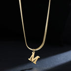 Dames chokerketting met initiaalhanger m