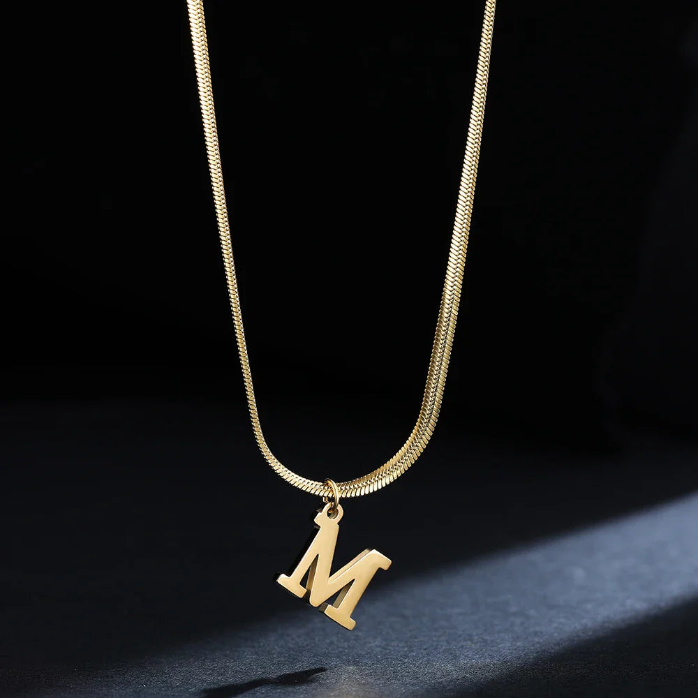 Dames chokerketting met initiaalhanger m
