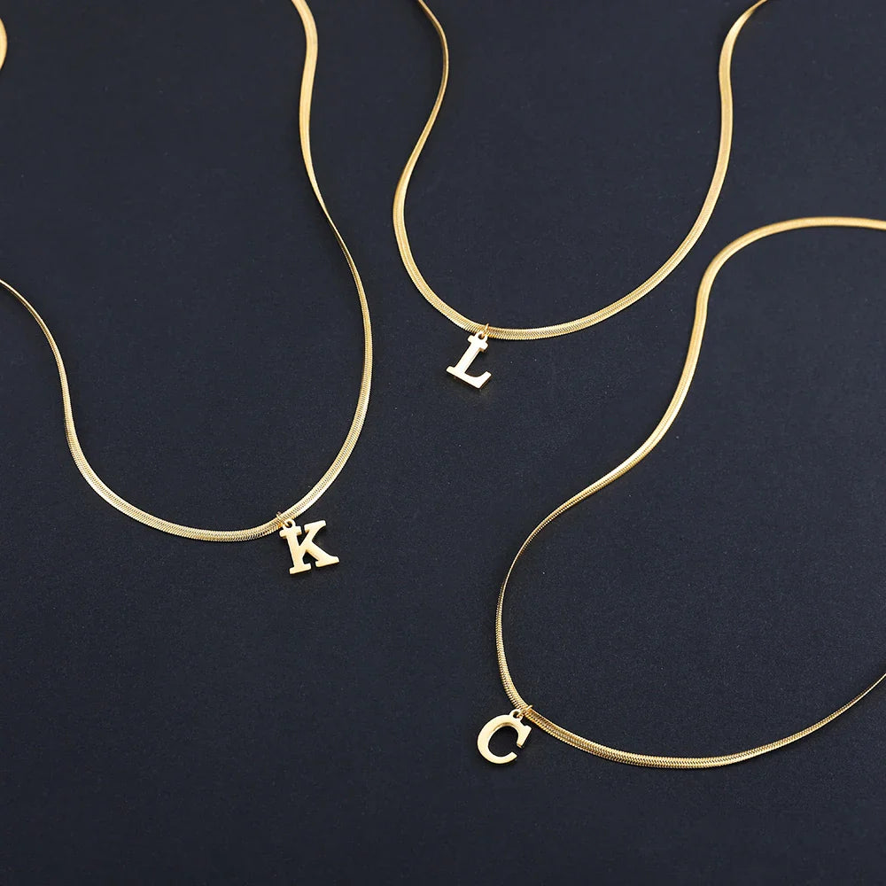 Dames chokerketting met initiaalhanger