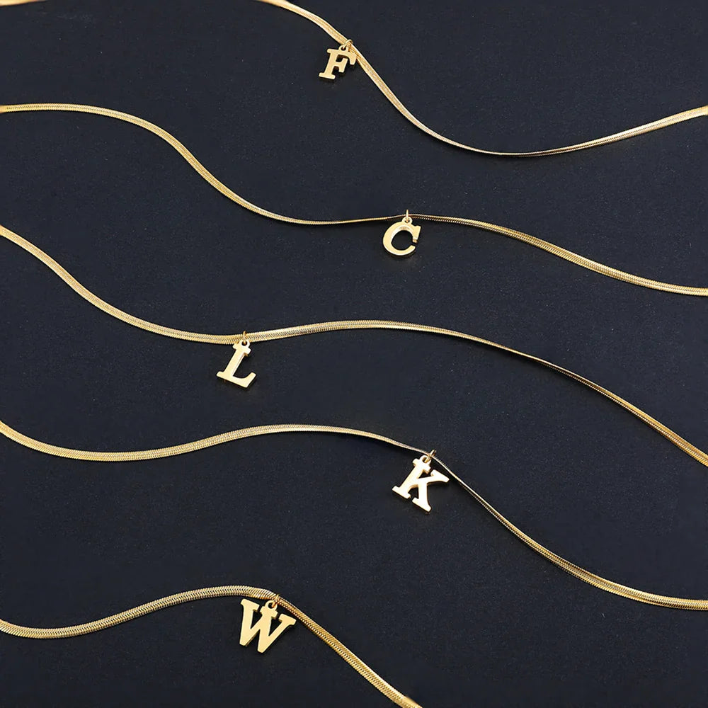 Dames chokerketting met initiaalhanger