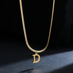 Dames chokerketting met initiaalhanger d