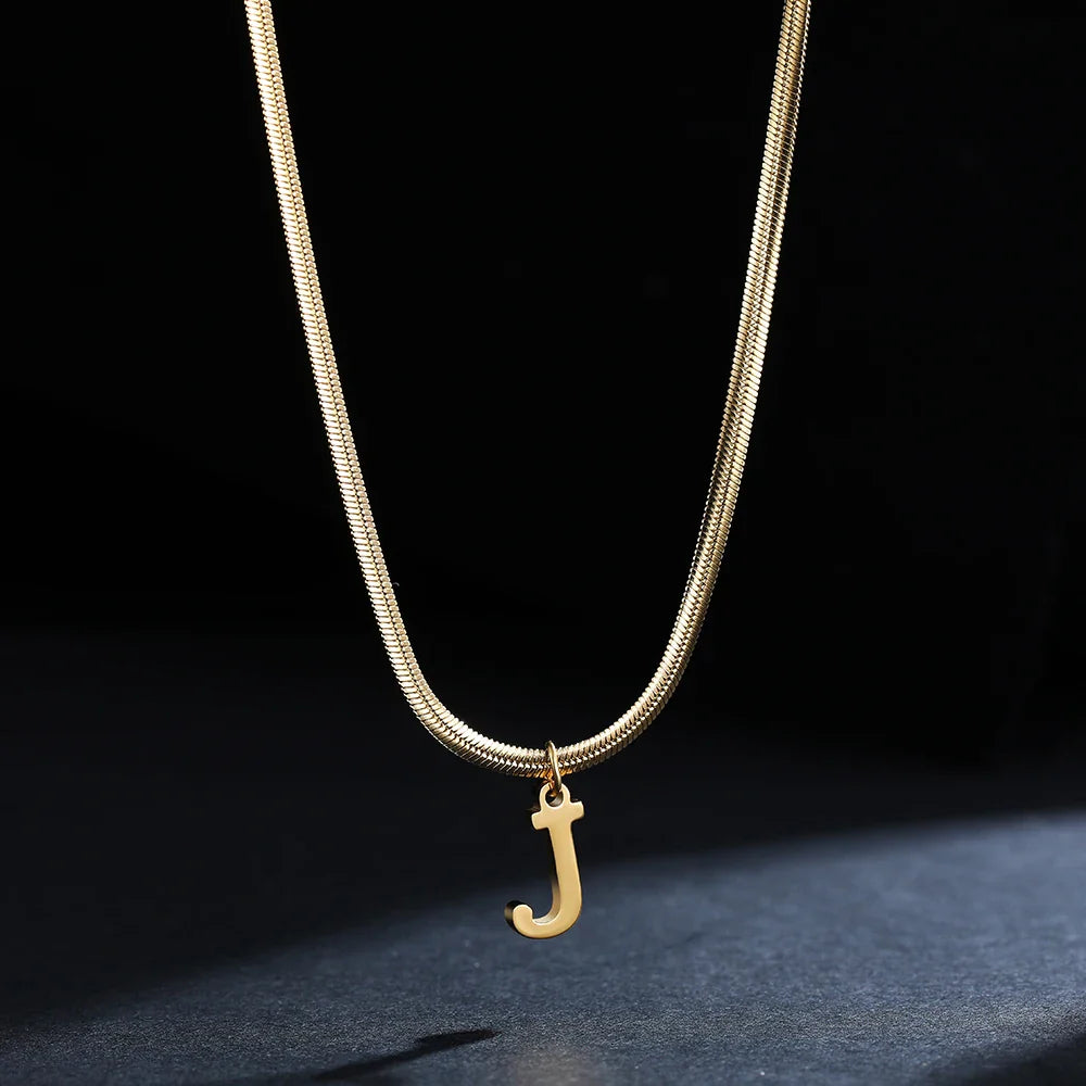 Dames chokerketting met initiaalhanger j