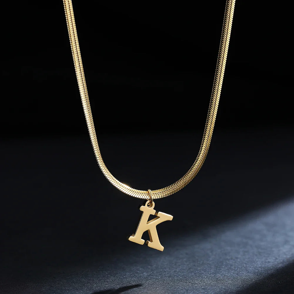 Dames chokerketting met initiaalhanger k