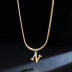 Dames chokerketting met initiaalhanger n